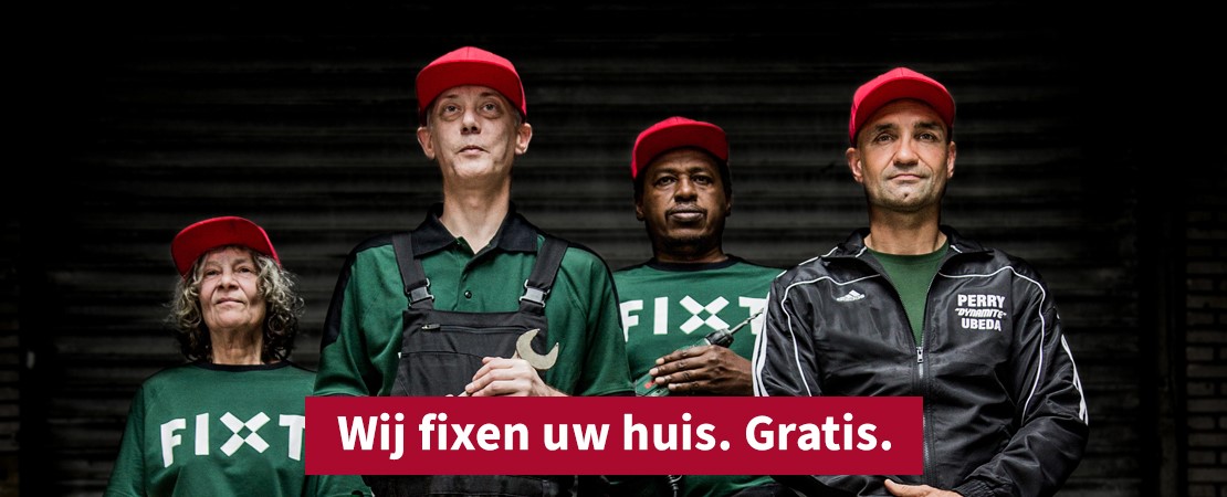 4 'energiefixers' samen met kickbokser Perry Ubeda en de tekst: Wij fixen uw huis. Gratis.